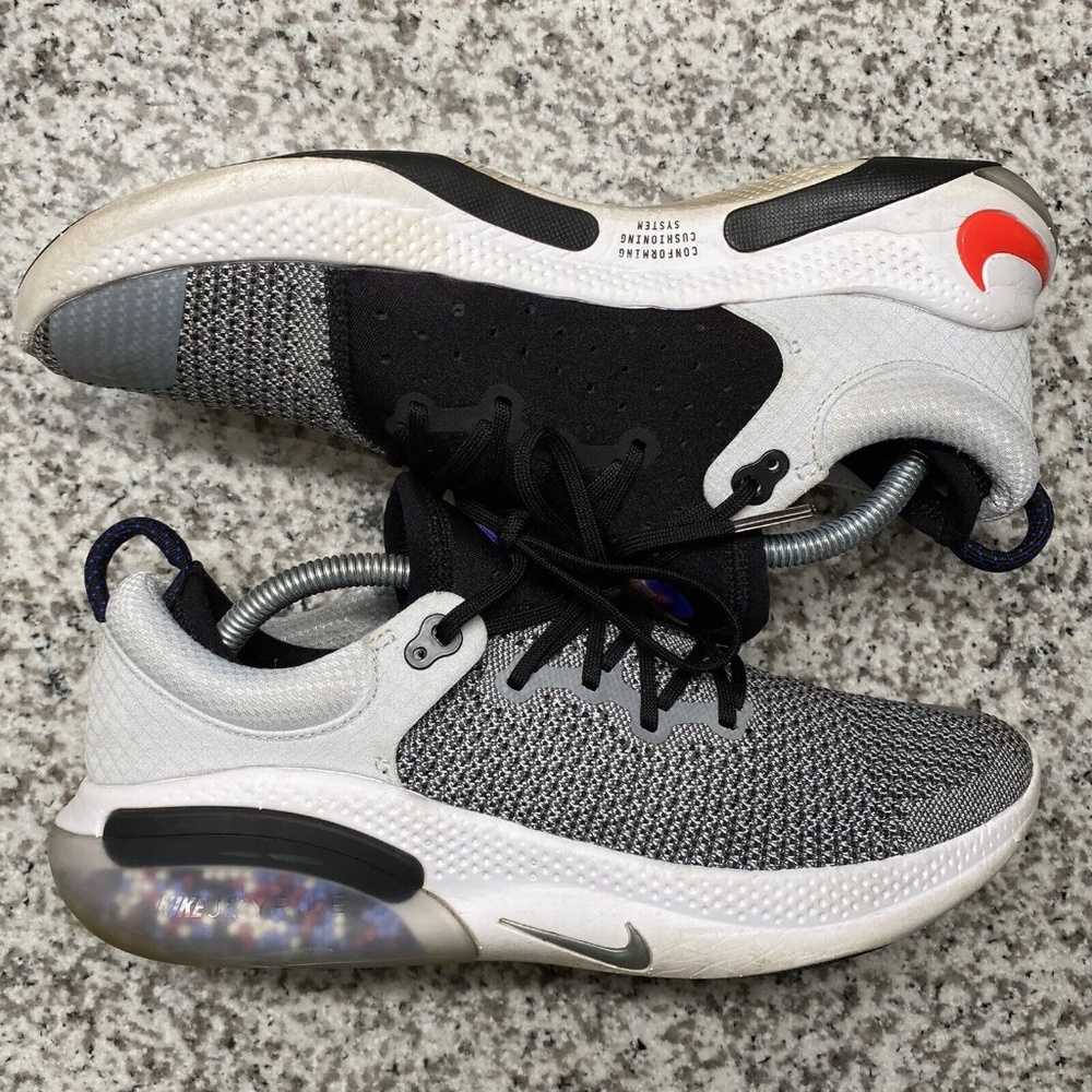 Nike Joyride Run Flyknit Oreo Size 9.5 Platinum Blue Black Running [AQ2730-011